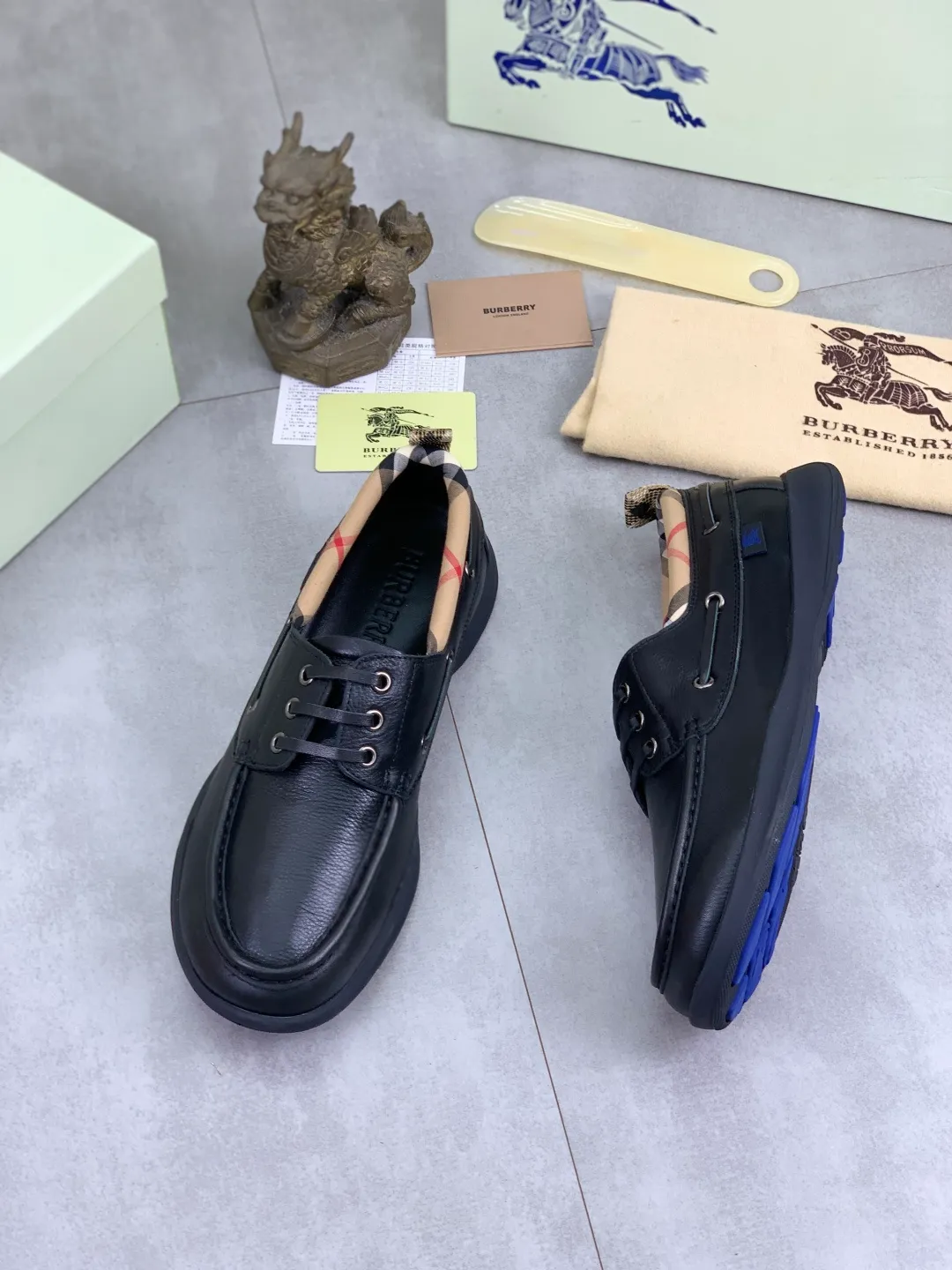 Men's Men's Shoes 💰P700 💰【New Style】Top Version 🆘【Burberry】New Burberry Slippers Launched, Perfect Workmanship! 🔥Perfect shape and top quality🙈Non-slip and wear-resistant high-end rubber outsole👣Versatile and comfortable shoes, standard size: 39-45 (customized 38-46) 2️⃣colors available Top-quality packaging